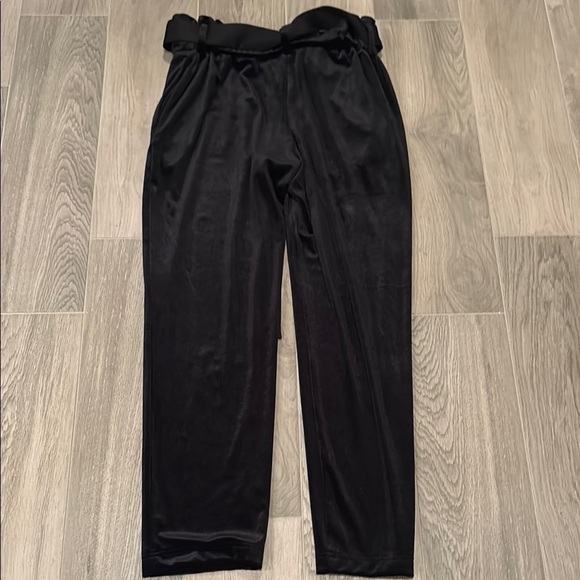 Halogen Women’s Black Wide Leg Velvet Pants With Belt Size XS - Picture 3 of 4